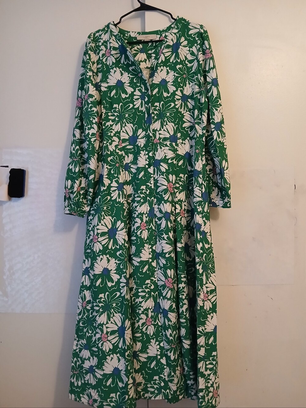 LOFT Green Floral Maxi Dress with White & Pink Daisies Size 10